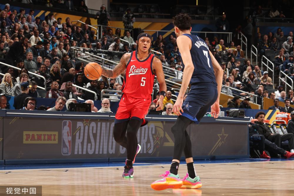 中的亮相依 中的亮相依